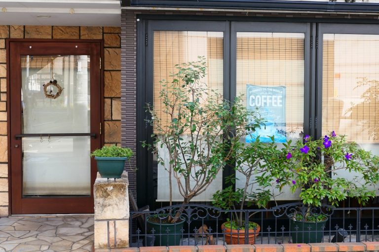 飲食店の営業許可申請は自分でも問題なくできるのか？